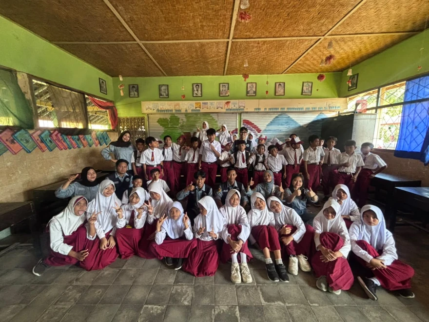 Bangun Generasi Tangguh Bencana, Mahasiswa KKN PMD UNRAM Sosialisasikan Mitigasi di SDN 1 Pijot